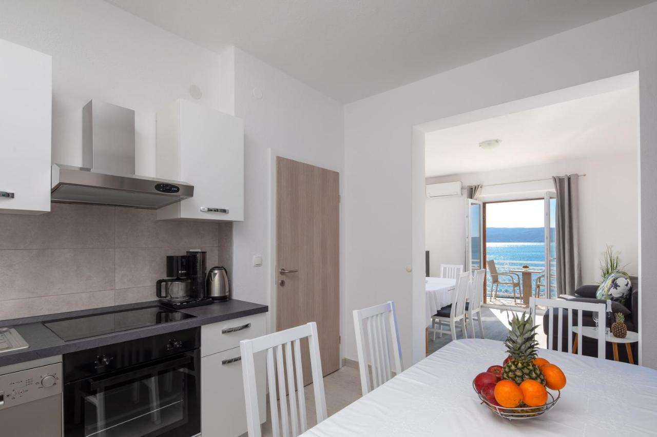 Apartments 20 Meters From The Beach Jesenice  Dış mekan fotoğraf